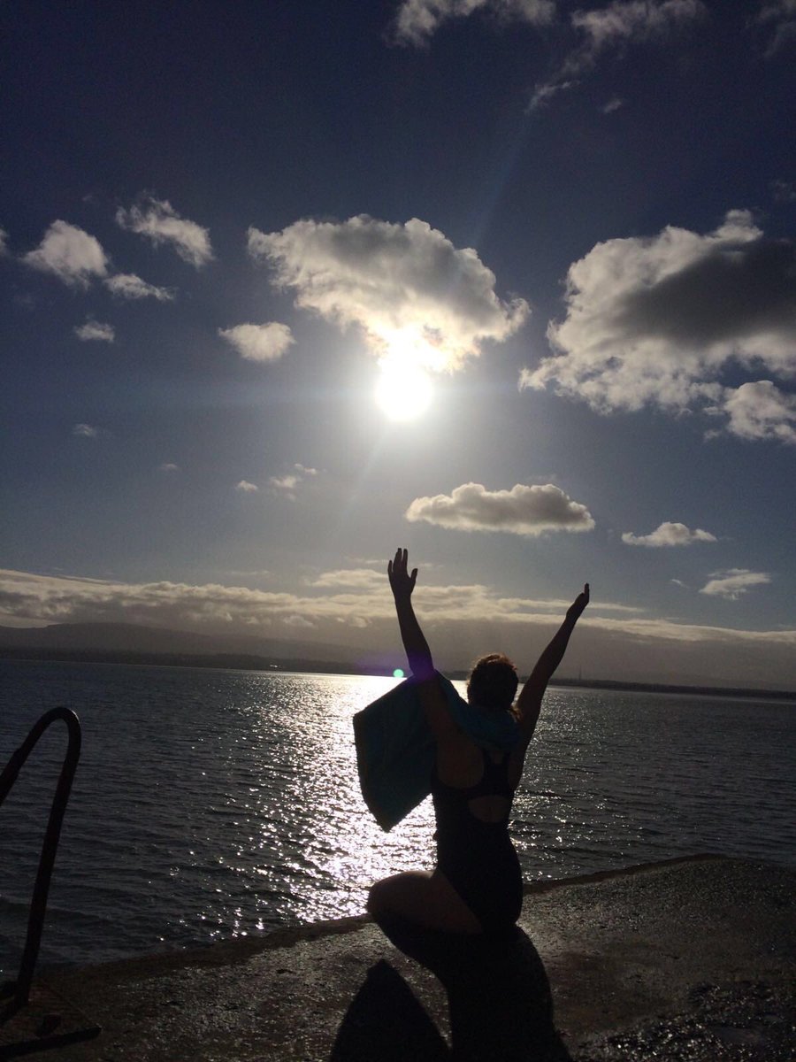 anidhea's tweet photo. My sister Annie embracing the spring sunshine #mondaymotivation #SpringIsAlmostHere #sandymount #photography https://t.co/JBheUHYwJv