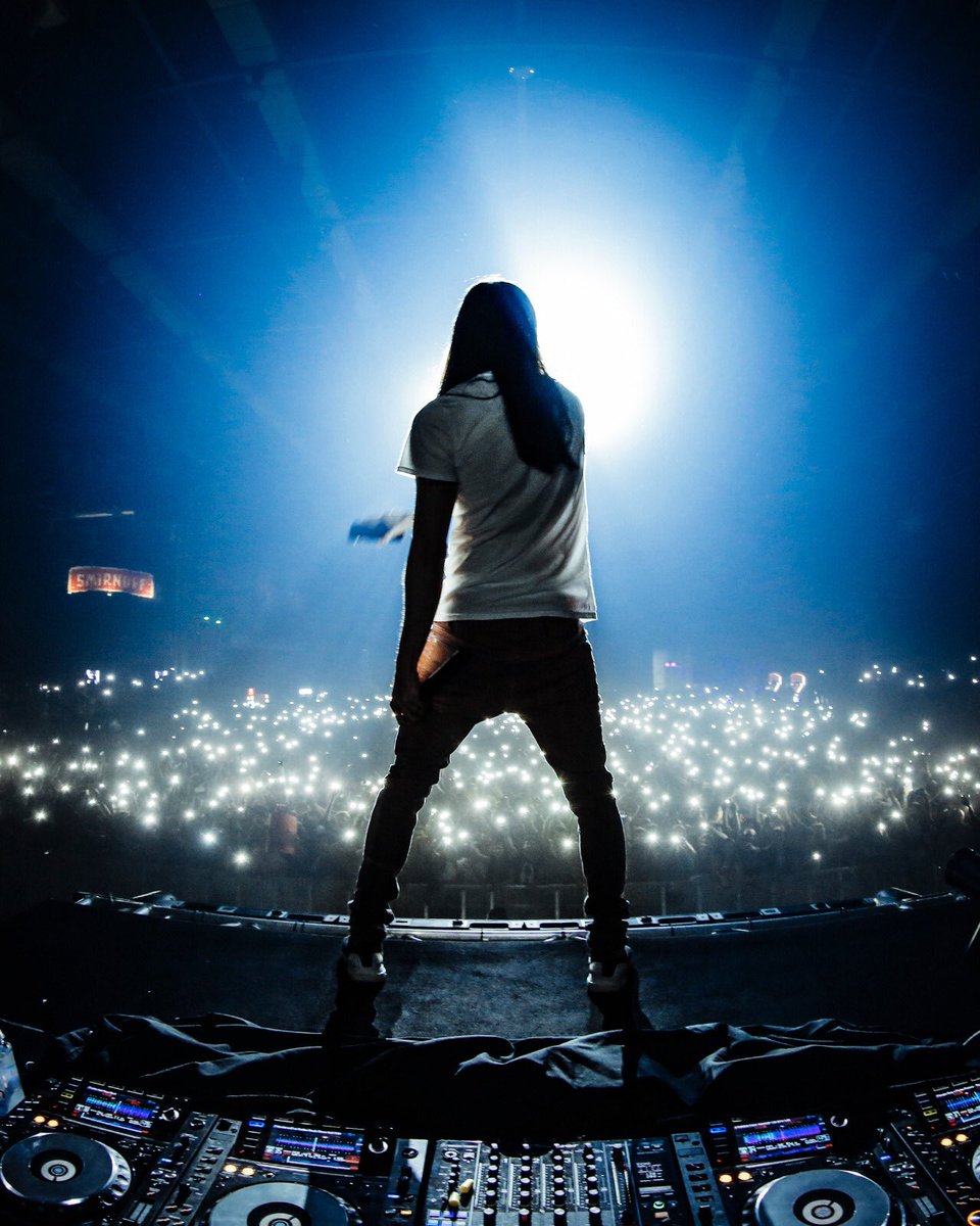 Are u living your life or just waiting to die https://t.co/N0etaofGz8