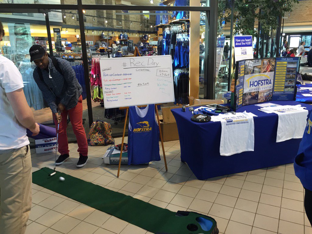 HofstraClubGolf's tweet photo. Come by the Student Center to win free stuff! https://t.co/X2OYSWtG1U