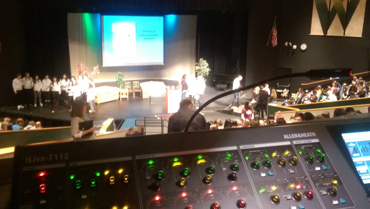 ThatFremdTechie's tweet image. Let&apos;s the madness begin! @WritersWeekFHS #ww22 #gettechie