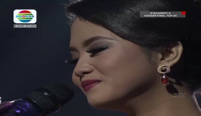 Syahdunya "Terkesima" persembahan @DA3_SarahRizkia malam ini. #DAcademy3