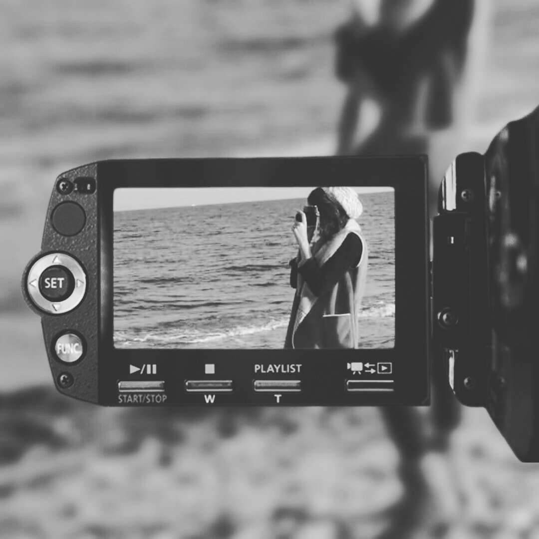 samantha_ph's tweet photo. Hay pasiones que consiguen evadirte de todo y yo solo necesito hacer un flash para conseguirlo. 🎥📷😍 https://t.co/bemtJ4Ecvf