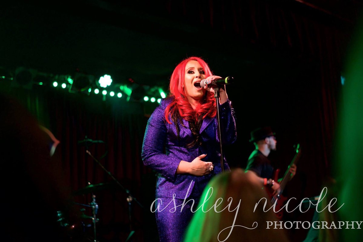 AshleyNicoleSm's tweet photo. The big hearted @veronica_kole had the big voice last night! Wow! https://t.co/rKo21200hv