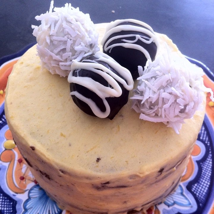 PatagoniaBakery's tweet photo. #torta de chocolate con #mousse de mango https://t.co/SrO1MHRulo