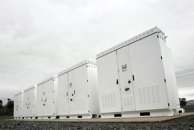 EnergyStorageDB's tweet photo. Napa Sanitation installs @TeslaMotors 2 MWh #battery #EnergyStorage w/ @PGE4Me Grant- GESDB: https://t.co/KdcjK8tddy https://t.co/DjlAuBgMho