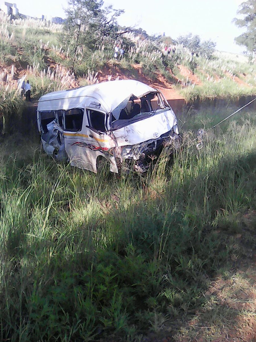 FRACCDSP's tweet image. Recovery underway at the fatal taxi crash on the Soweto Hiway. @_ArriveAlive @FatalMoves @OF_THE_SOUTH @Nicol3tt300
