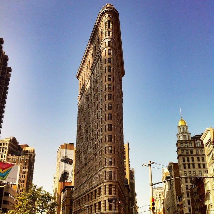 layoverlife's tweet photo. Love layovers in New York! #newyork #newyorkcity #usa #nyc #flatironbuilding #travel #flightattendant #flightattend… https://t.co/CZJWdpxNWs
