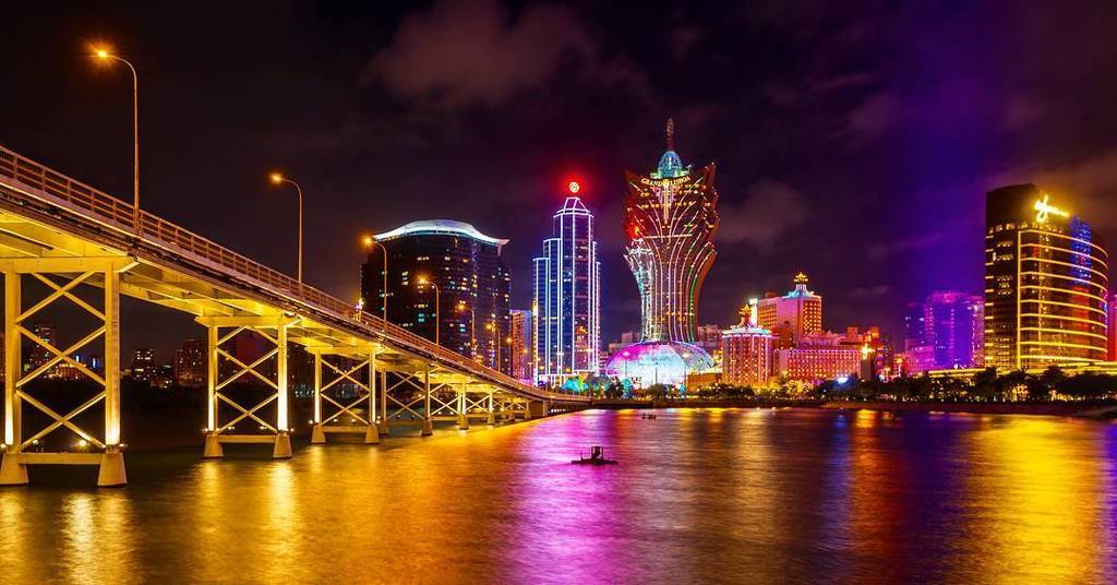 LibraryTravel's tweet image. Lake Nam Van, Macau. 😍😍 Like if Macau is on your to visit list! 🙌🙌 #mytravellibrary #trave… ift.tt/1oxAZfM