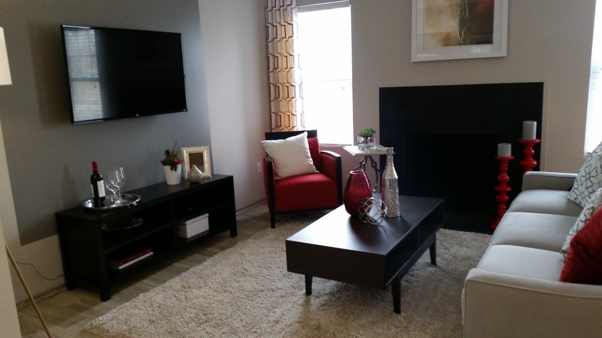 TheMetLex's tweet photo. WOOD BURNING FIREPLACES!!! 

GET ONE BEFORE MOTHER NATURE CHANGES HER MIND NEXT WEEK! AFTER ALL...THIS IS KENTUCKY. https://t.co/GjnsMB6K7d