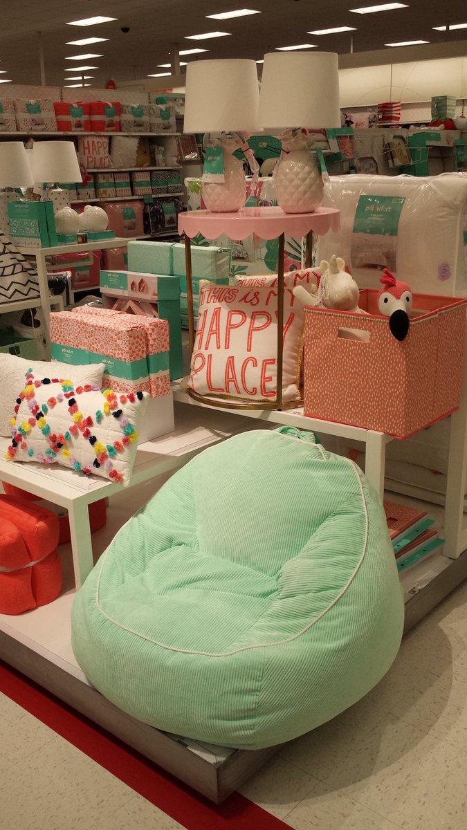 VMLTina's tweet photo. Our Happy Place!!@MWittkorn @JennaWalker422 @diane_2384 @beth_hinkleTGT https://t.co/CAHAduHjES
