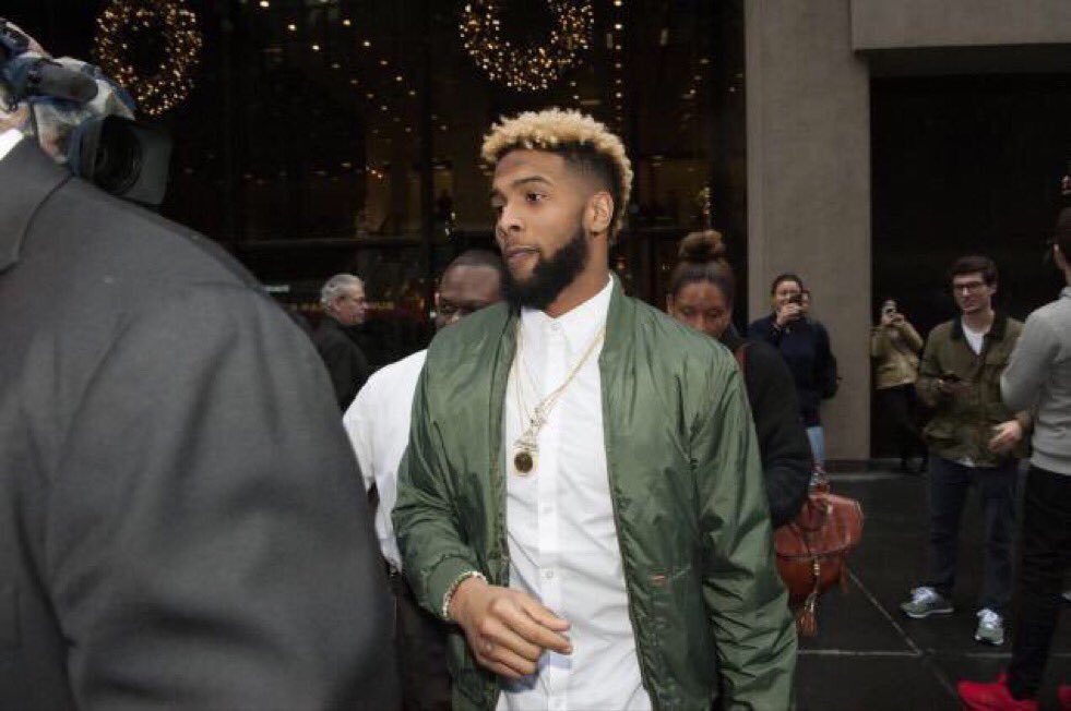 OBJGifs's tweet photo. He know he fine 😩😻 https://t.co/lFcjmKzm5m
