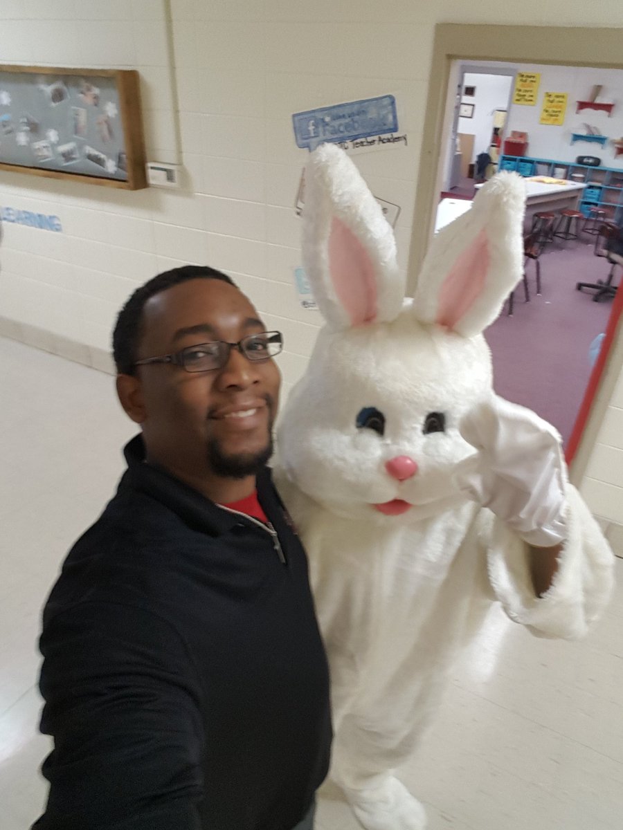 CTC_Simulation's tweet photo. Ran into this fella in my hallway today! #MustBeRabbitSeason https://t.co/nI9Btg9lNI