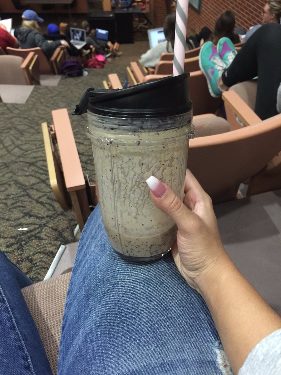 littlemaci's tweet photo. @__ziahmichelle my smoothie this morning! #GotMeRight https://t.co/U3CrsTTB8h