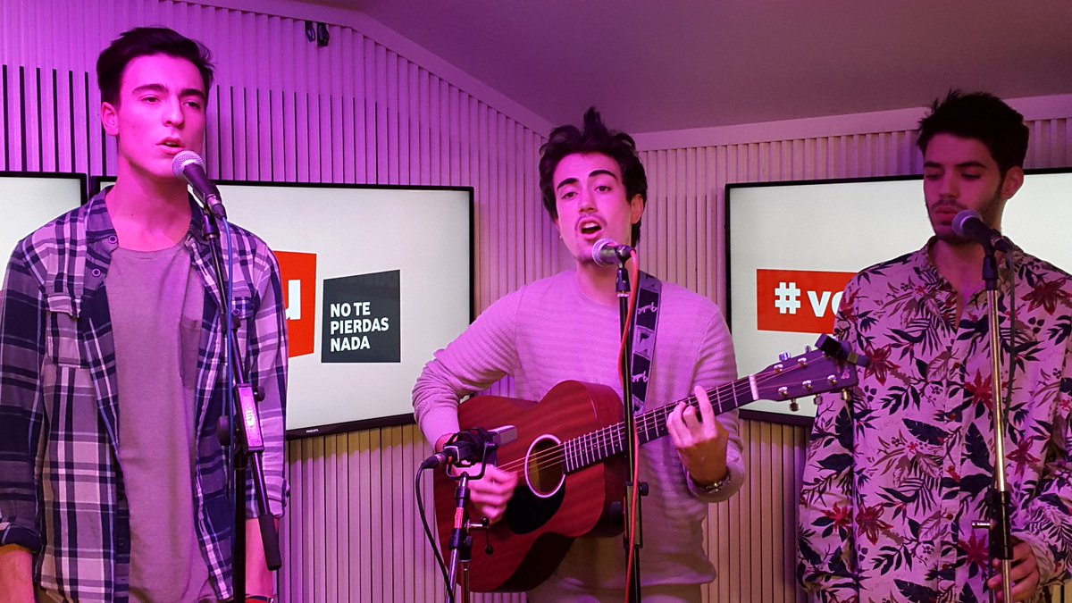 vodafoneyu's tweet photo. En directo los teloneros del próximo #VYMS @dearaudreymusic Conéctate a @los40_spain https://t.co/VnoA1SMGfr #Yuser https://t.co/HdPJqY4WW0