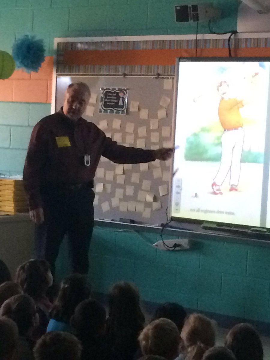 MCSSTEAM's tweet photo. 2nd gr are kicking off Engineer's Week with presentation from civil &amp; mechanical engineers.#gee #imagineengineering https://t.co/AWY4hGig9T