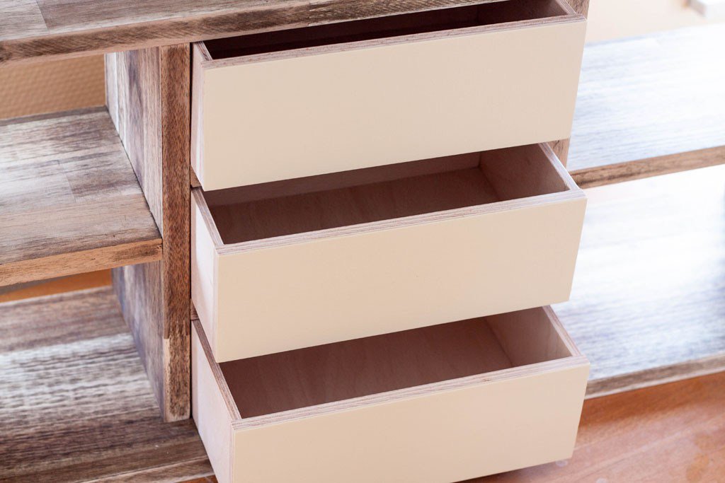 KosmonautinBlog's tweet image. Schubladen für den Hängesekretär mit Leimholz kleben kosmonautin.net/2016/02/schubl…