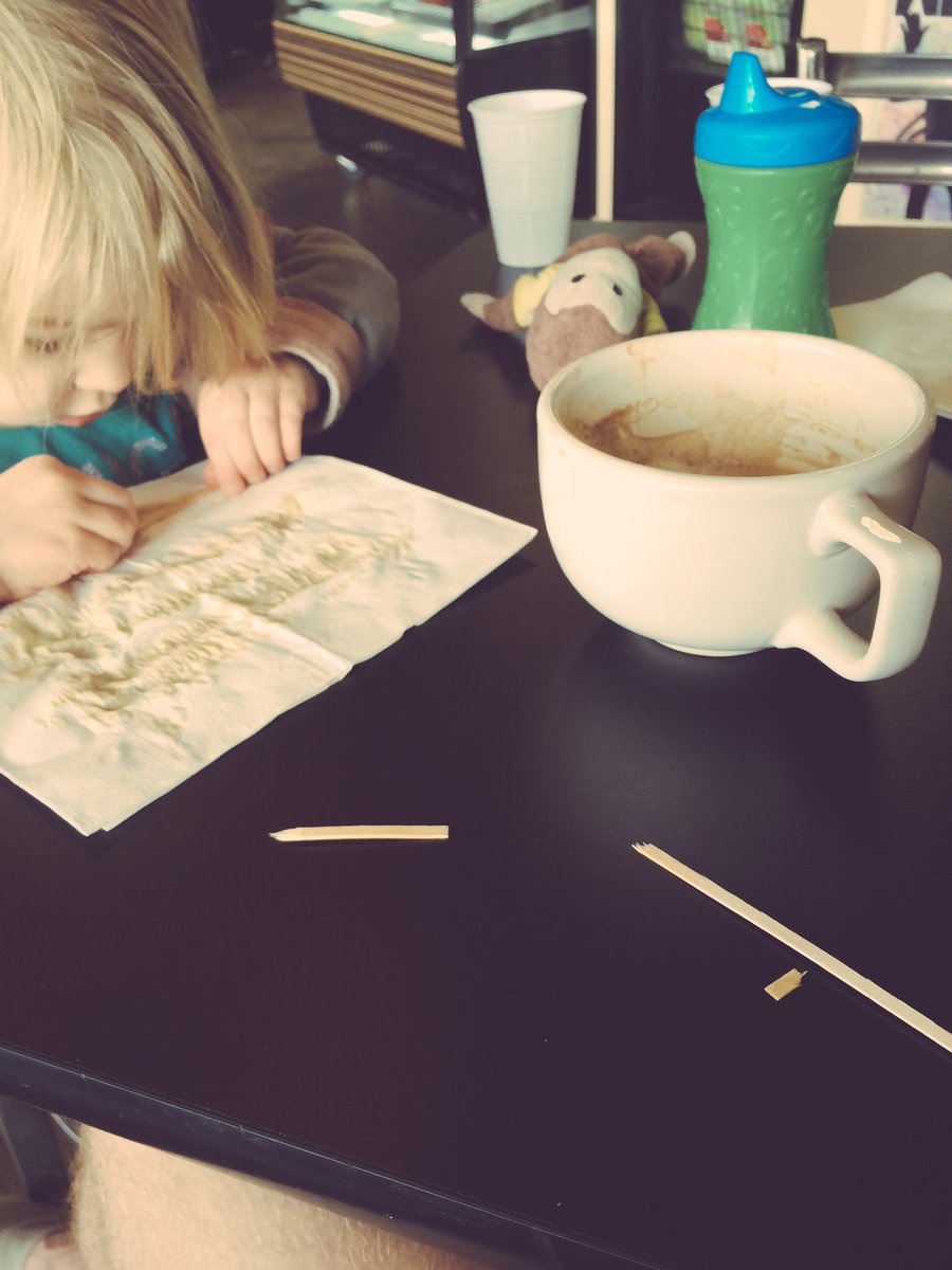 #napkinpainting with my little one! She has #crazyskills