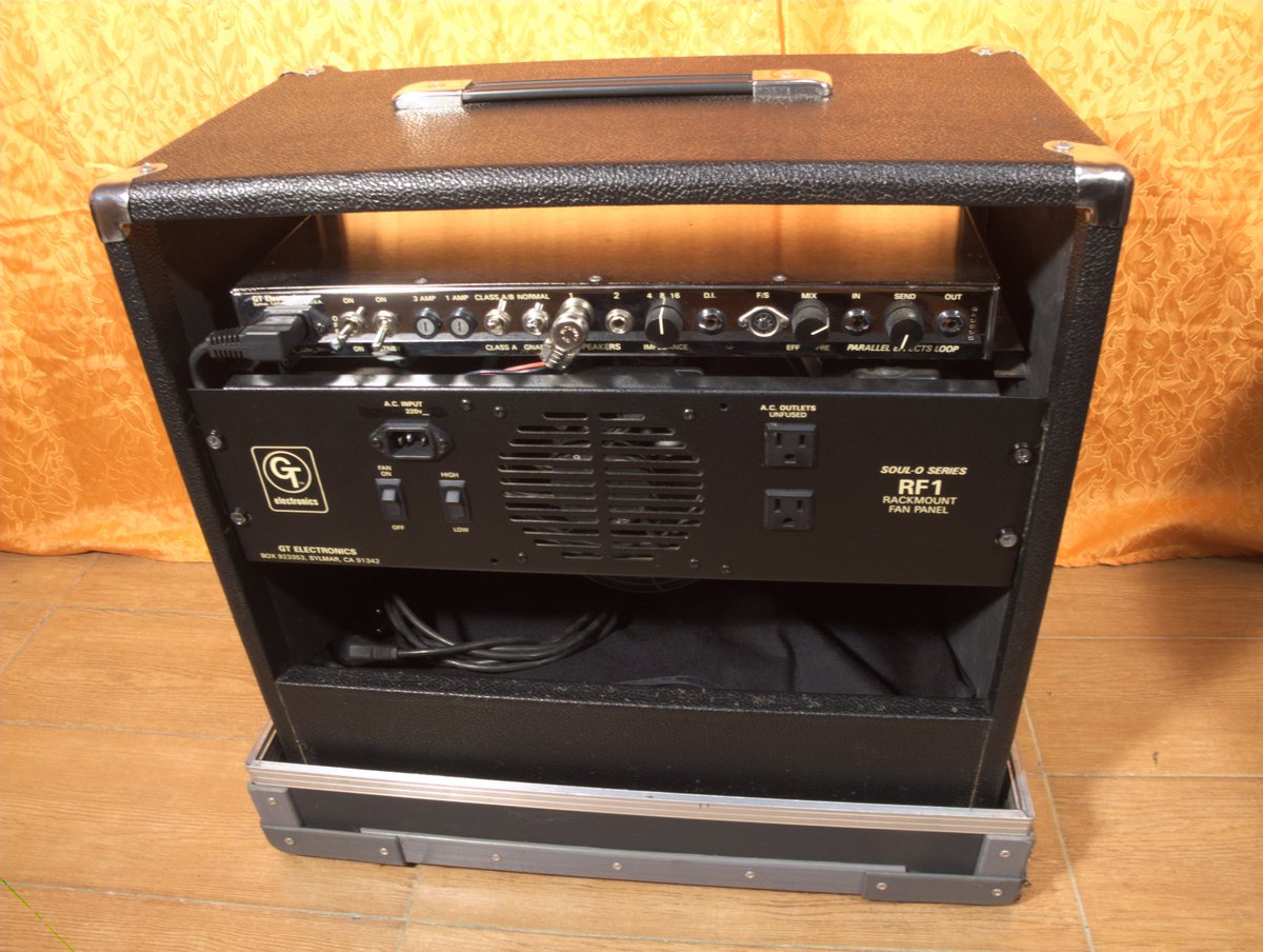 KITARSHOKAK's tweet photo. GROOVE TUBES SOUL-O 75 + FLIGHT CASE VENTA-CAMBIO / SALGAI-ALDATZEKO / SALE-TRADE! 1850€!
https://t.co/7ms29fuy5O https://t.co/XXUIPrg1pj