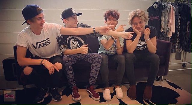 TheFoooCToSpain's tweet photo. #ActualityTOP The Fooo Conspiracy "My Girl" "Jimi Hendrix" https://t.co/IH86o2yXgF