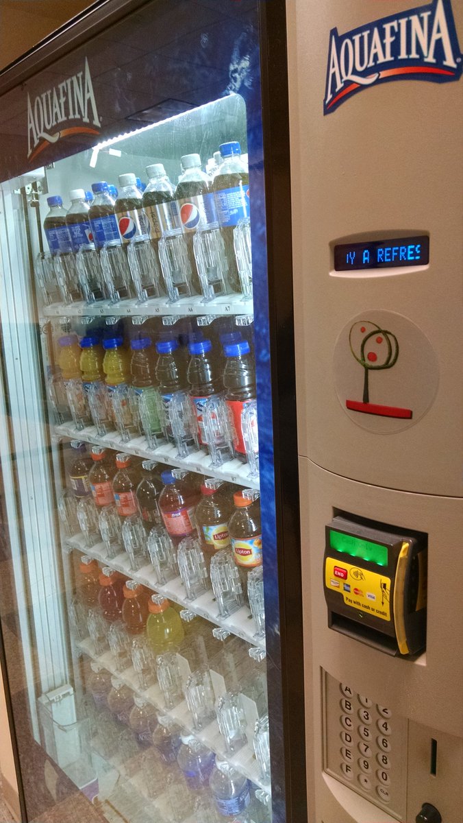 SPAP_UMD's tweet image. La máquina también vende árboles! #SPAPInterventionUMD #arbolotreeUMD