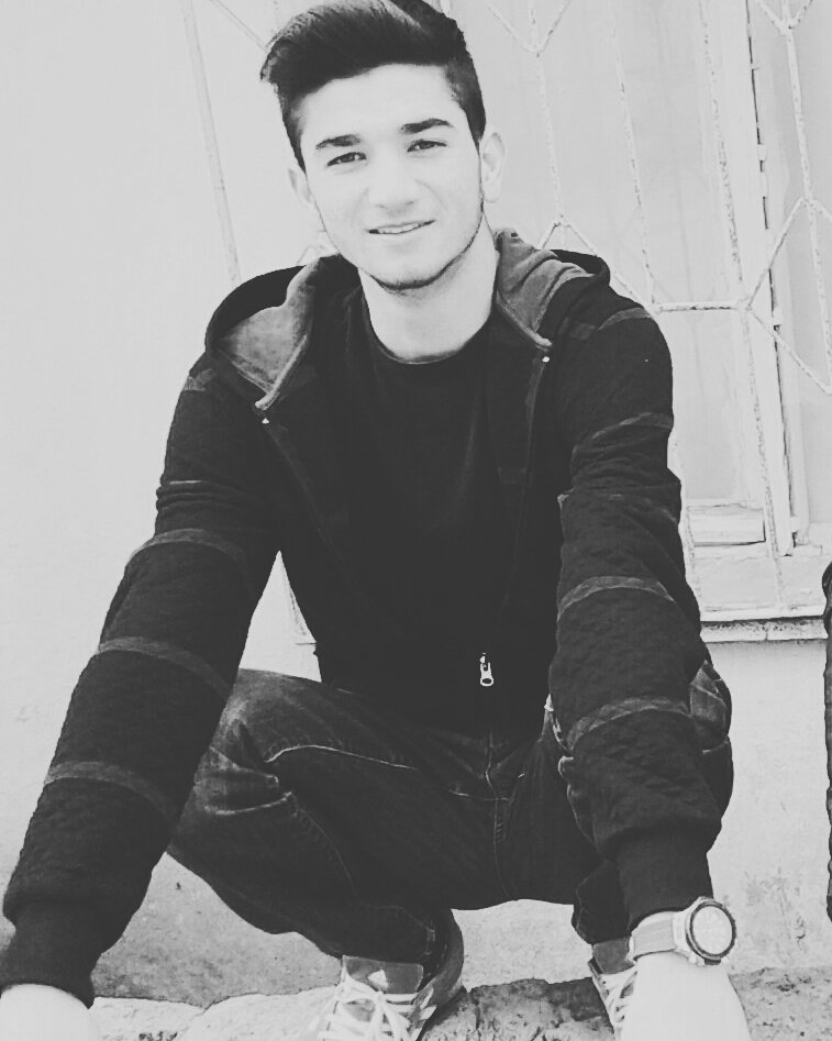 zcansadi1's tweet photo. Birtek gülüşüne https://t.co/J8jEqyFrxl