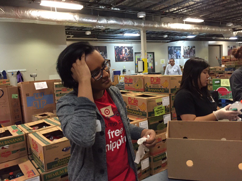 jmelt11's tweet photo. Volunteering at the food bank #t1797 @KennaWatson13 @Awesome2Mr @Maddiattarget https://t.co/yA7rhGZVXF