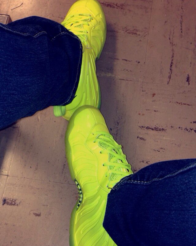 yo_kposton's tweet photo. #FOAMPOSITE  #Nike  #icey  #kotd 👅💦💸 https://t.co/6T3VjF7sUy