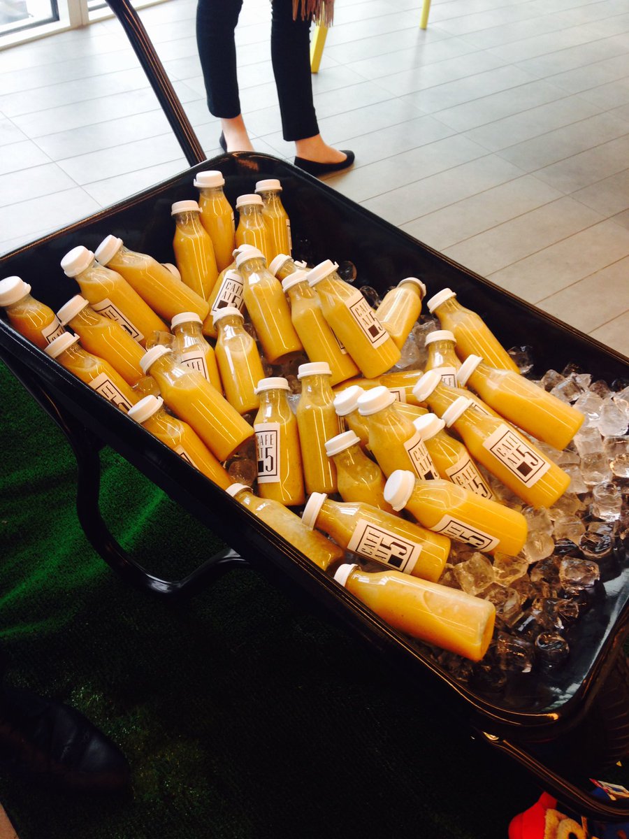 lily_burch's tweet image. Launch day done! Amazing food and happy customers! @MimiRibs @MegLLance @DarylAntwi @WSHGraduates