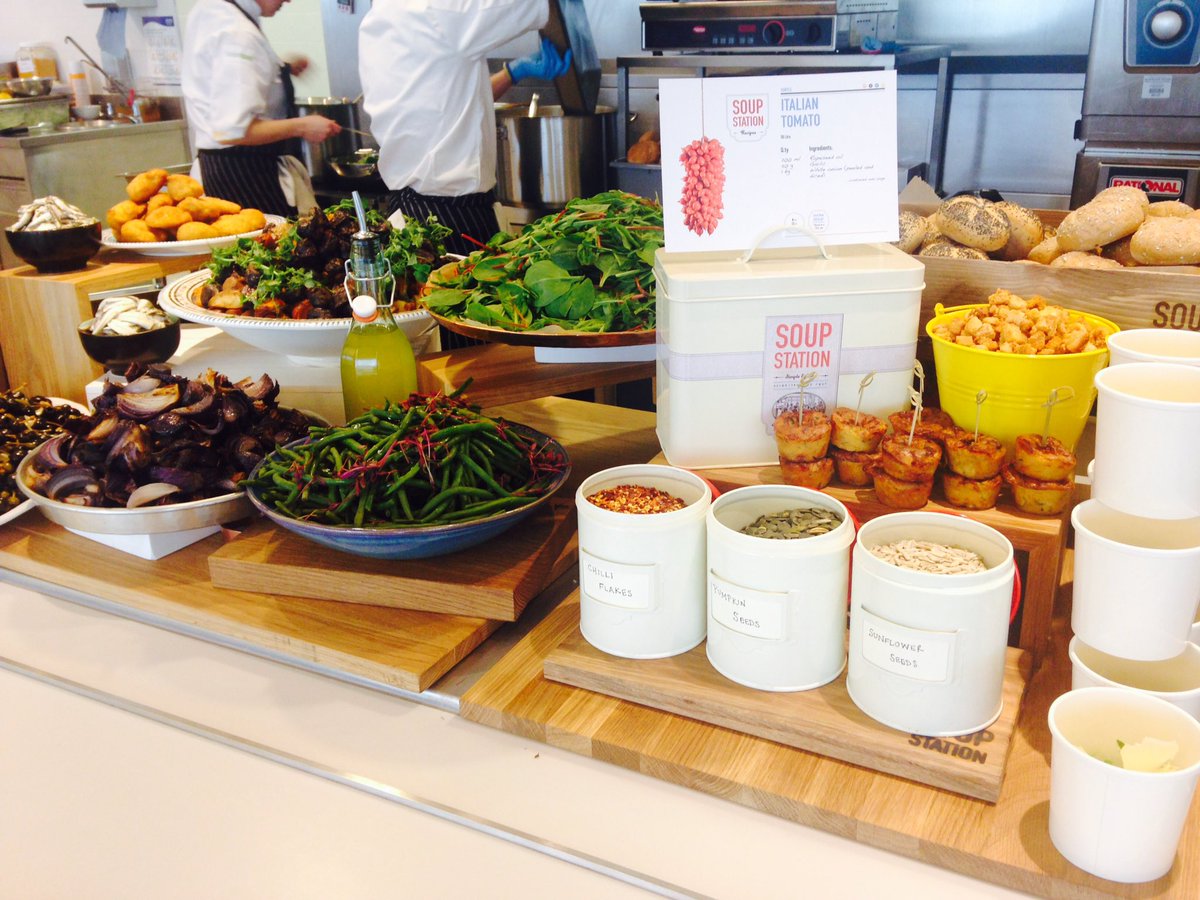 lily_burch's tweet image. Launch day done! Amazing food and happy customers! @MimiRibs @MegLLance @DarylAntwi @WSHGraduates