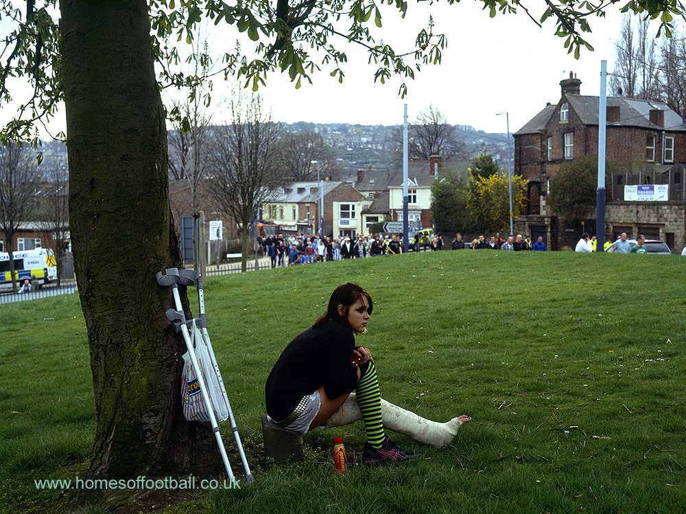 HOMESofFOOTBALL's tweet photo. Broken leg, derby crowd
Sheffield Wednesday, Hillsborough
#swfc ©stuartroyclarke https://t.co/HrUqsOnyex