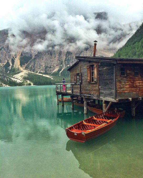 WowViewz's tweet photo. Lake Braise, Italy https://t.co/YkQGACtmRH