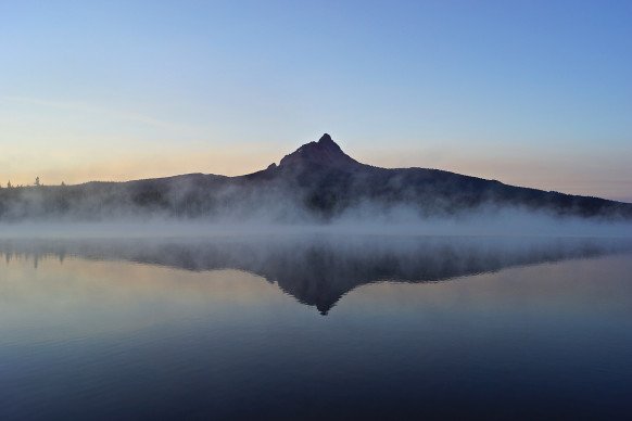 WIREDScience's tweet photo. Mount St. Helens ain't got nothing on these little-known volcanic neighbors https://t.co/YreqgsvMac https://t.co/nuNH4ZQUEr