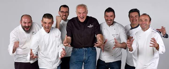 24h a presentación #theBIG6Reloaded
<a href="/5barricas/">5barricas</a> <a href="/comoju/">Cova Morales</a> <a href="/ecervero/">Esther Cervero</a> <a href="/pacolonso/">Paco a la naranja 🍊👉🦋</a> @EnriqBallester <a href="/frankmurray/">Frank Murray</a> <a href="/inbogavlc/">inboga</a>