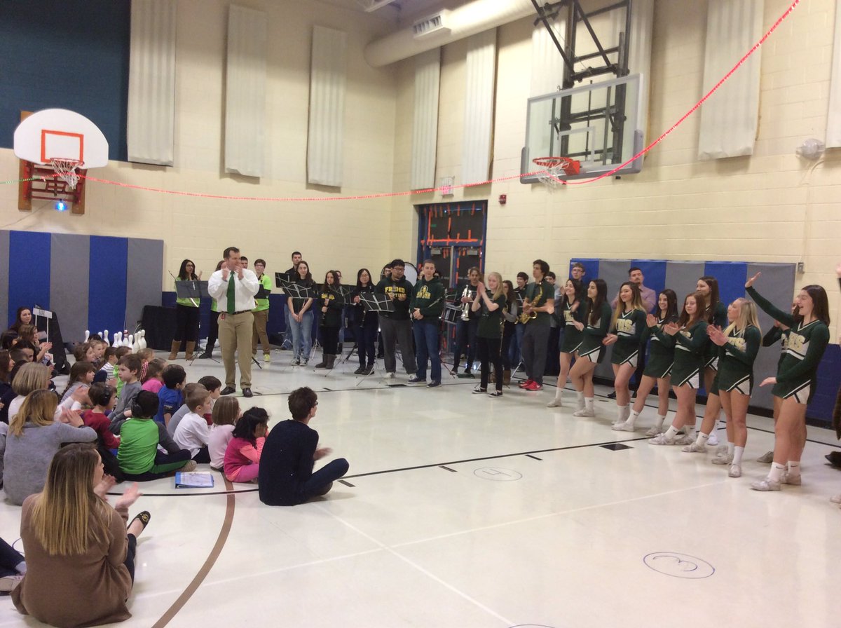 FremdVictor's tweet photo. @FremdVikings @FremdCheer @FremdVMB #ReadAndConnect #FHSspirit #FutureVikings https://t.co/U2tKQfp01O