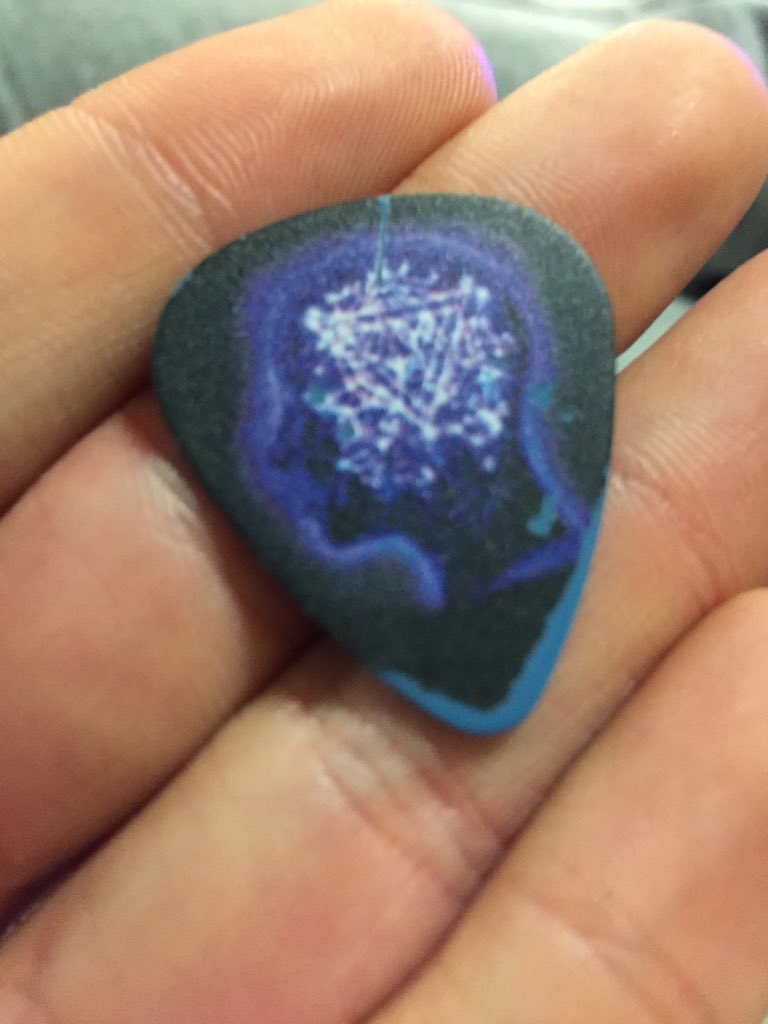 CharlieEndean10's tweet photo. Shikari was mad, thanks for the souvenir @RouReynolds 🔻👍🏽 https://t.co/Y8gK8TCCcL