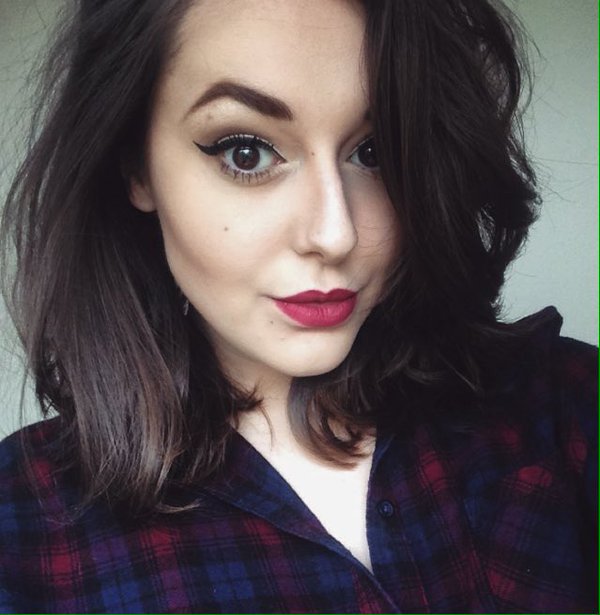 twreactions_'s tweet photo. selfie sally hi https://t.co/kZIbCZjGWx