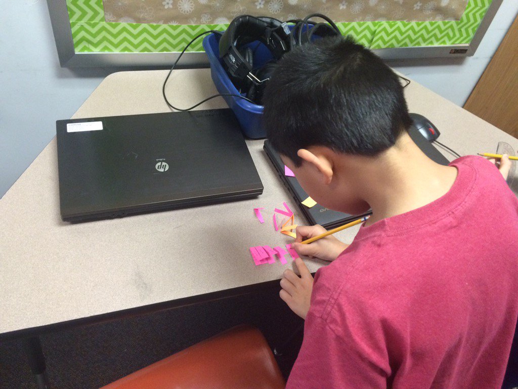 msfrerichsclass's tweet photo. Today we made number lines with adjustable benchmarks. It was a blast! Using this method to compare fraction values! https://t.co/UXNdi2K25E