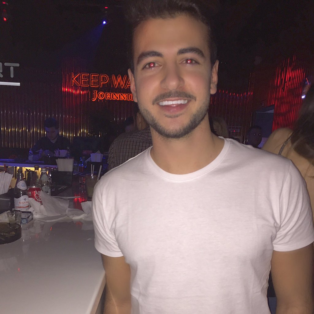UsefOsman's tweet photo. S k i n
#lastnight #iasi #instagram #follow https://t.co/fjQueR4TLf