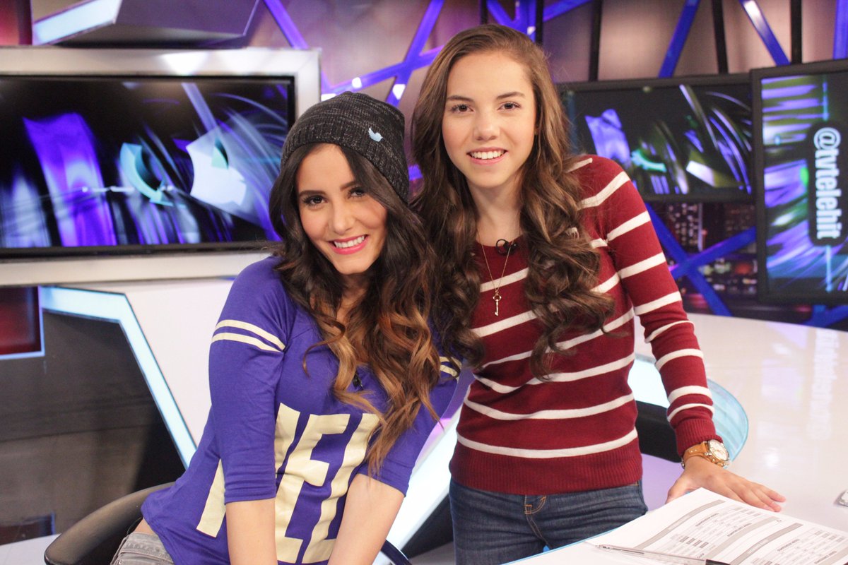 telehit_musica's tweet image. ¡Estamos completamente en vivo con @barbaraig y @Ceci_Flores! #MaratónTelehit