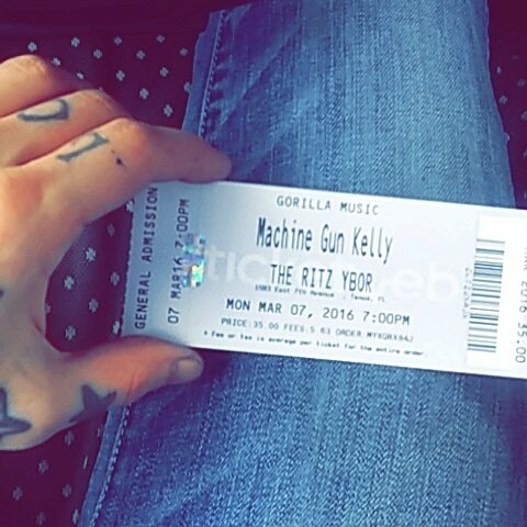 LoverFace19XX's tweet photo. Haven't seen you since you dropped #ragepack @machinegunkelly Finally making it back & to all three Florida shows! https://t.co/pC6L3ZenXR