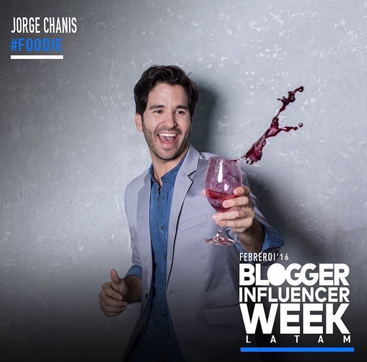paolamiglio's tweet photo. Autobombo: Mañana estoy con @jorgechanis en el Biomuseo de Panamá hablando de comer y viajar 😬😬 #BloggerWeekPanama https://t.co/7xQhRqY241