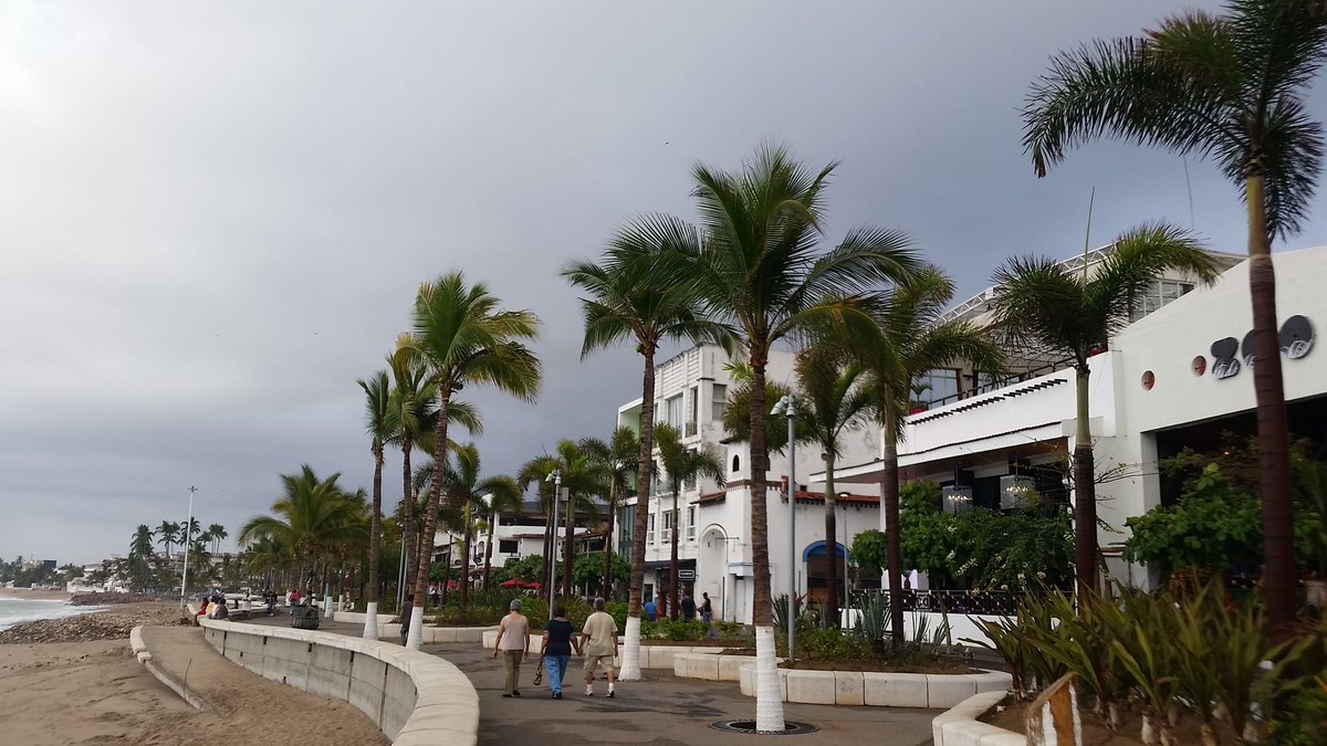 El Malecón en <a href="/PuertoVallarta/">Puerto Vallarta</a>, visita obligada en nuestro City Tour. #bdfam #bodasdestino #abcoccidente