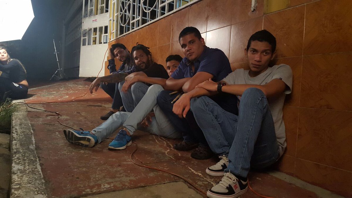 MaryTierra507's tweet photo. Aparecimos nuevamente... y con mas vibra que nunca #confesiones https://t.co/nSdPAD5m06