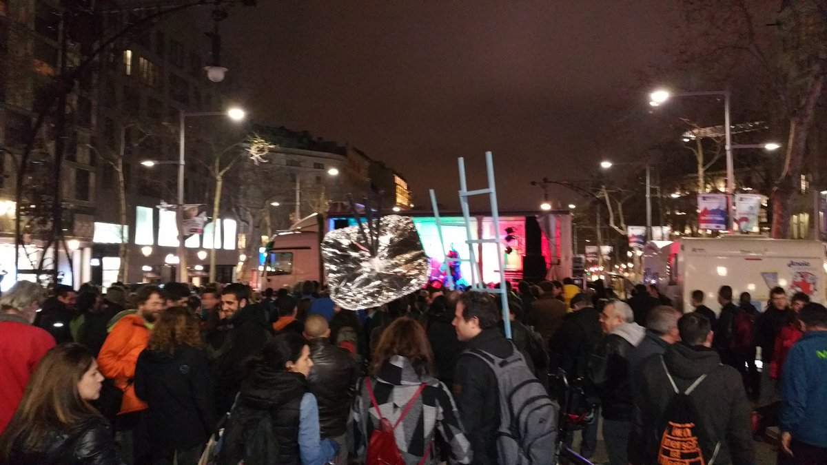 Unitat9's tweet photo. #Correscales La dignitat no se subcontracta! #800KM plens de justícia social! @Unitat9 amb @teleAfonica https://t.co/bwIqtqOtAO