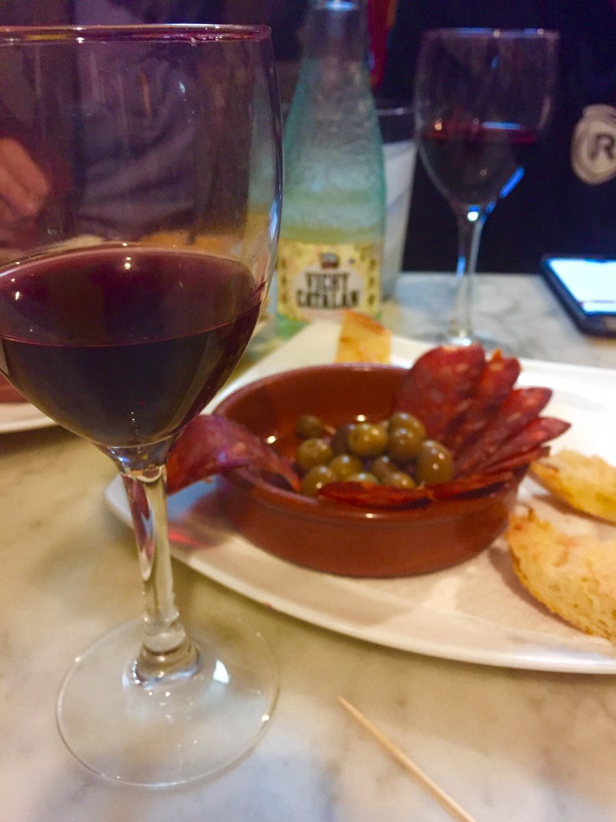 URLauncher's tweet photo. Work hard, eat hard. #MWC16 #FrenchTech #makecheesenotwar https://t.co/YsKS9f6LgL