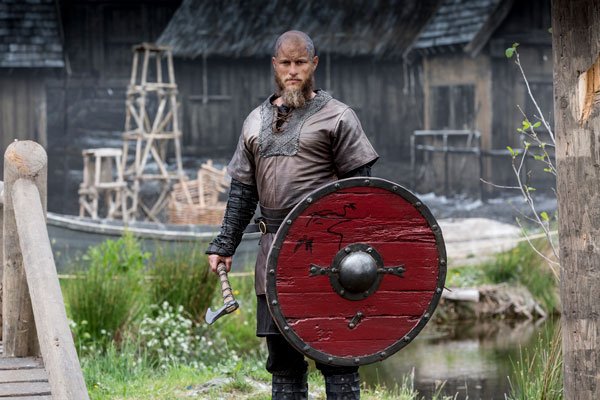 Emol's tweet photo. PANORAMAS: Estreno cuarta temporada de "Vikings" https://t.co/UAk7UyDDaX https://t.co/uZoYP92eTw