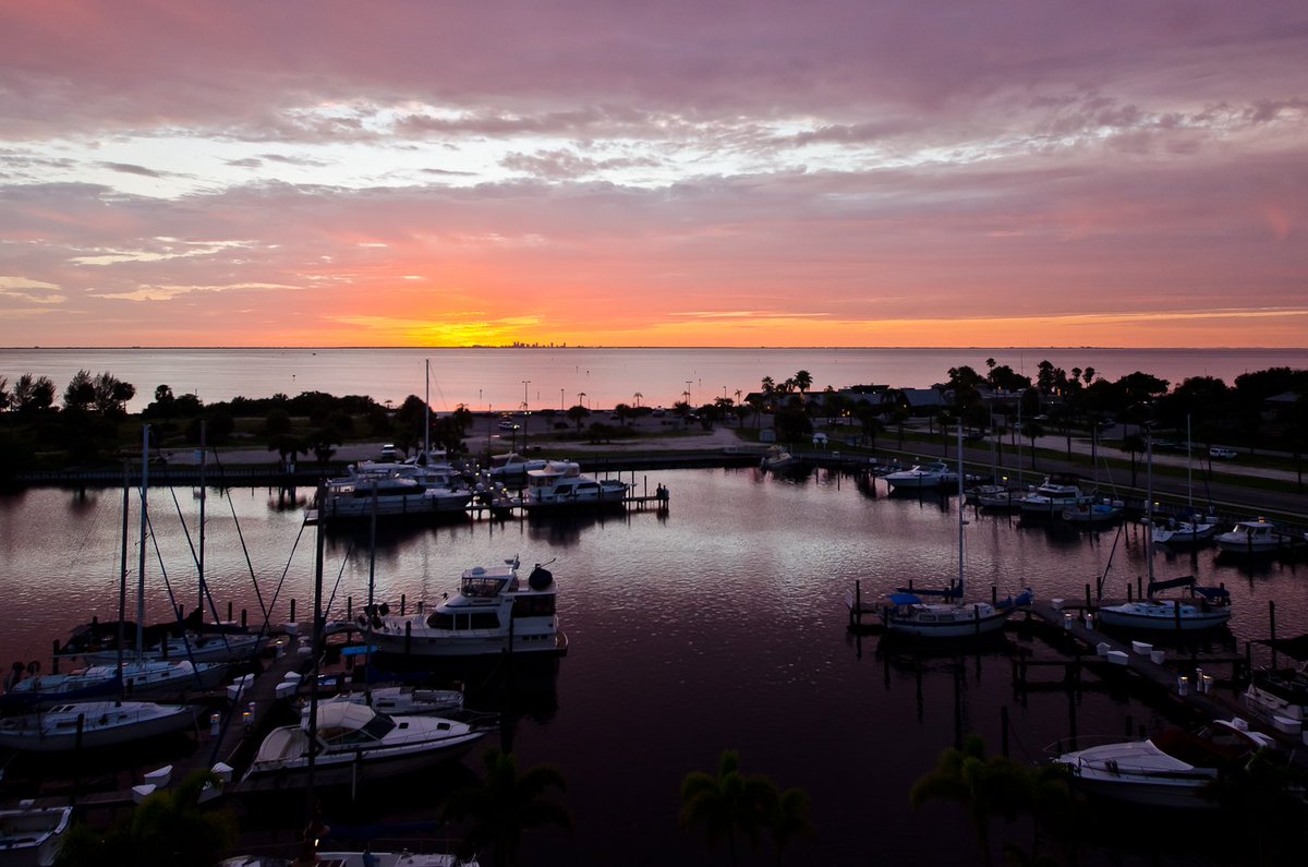 Little_HarborFL's tweet photo. Who is ready to see this tonight? I sure am! #ruskin #sunset https://t.co/oMCwgzL6di