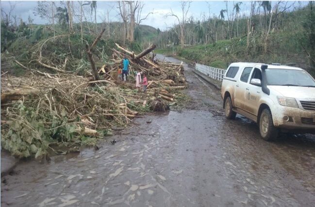 MonishNand's tweet photo. Kings Road after severe #TCWinston went pass.
Photo credit: Fiji Roads Authority.

#TCWinstonAftermath https://t.co/yc3MYlHq24