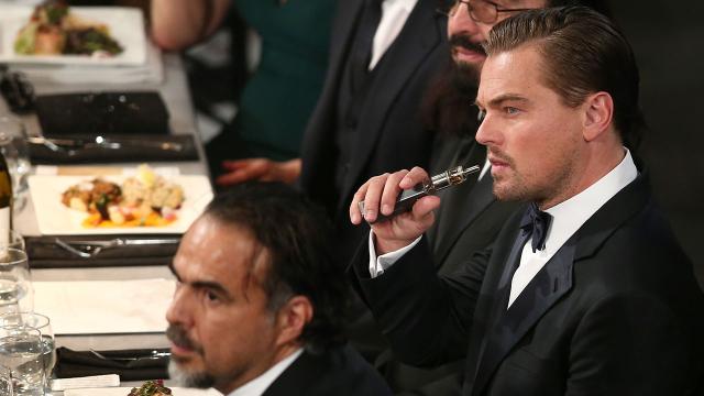 RappersAndDrugs's tweet photo. Not a rapper, still a G. Leo sippin on a vaporizer #LeoDiCaprio https://t.co/KNWwbhGNZu