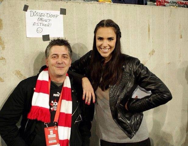 11schaar's tweet photo. @janblurr Hat sich vermutlich Esther vom #F95 Musikbeauftragten gewünscht #djopa https://t.co/gS4CNoivyg